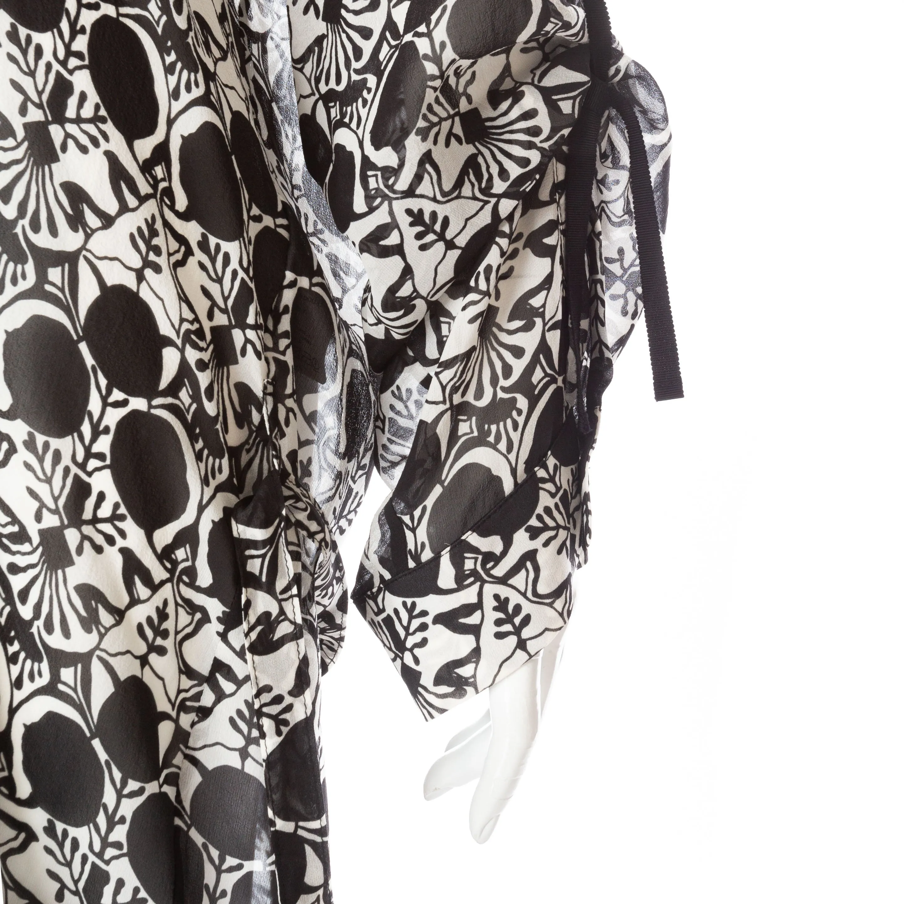 2014 Black and White Silk Botanical-Print Caftan Dress