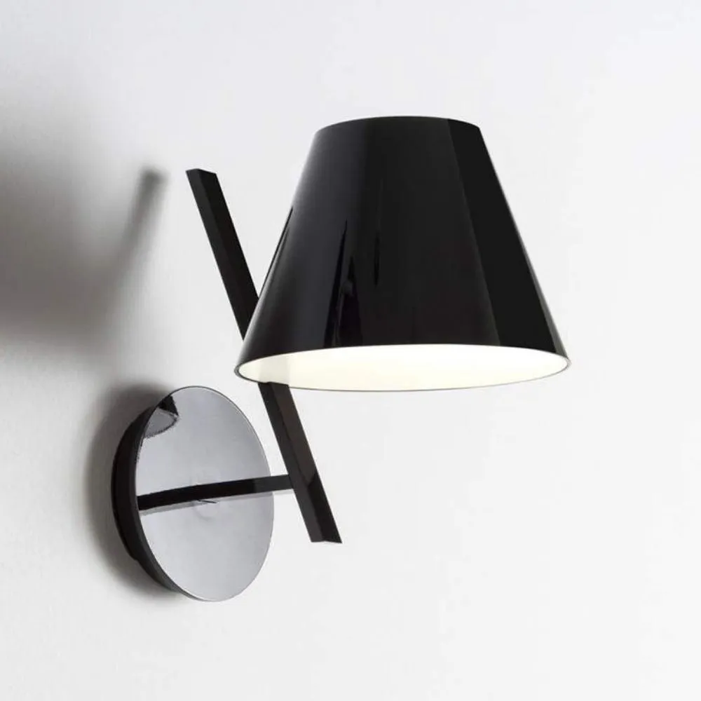 Artemide La Petite wall lamp