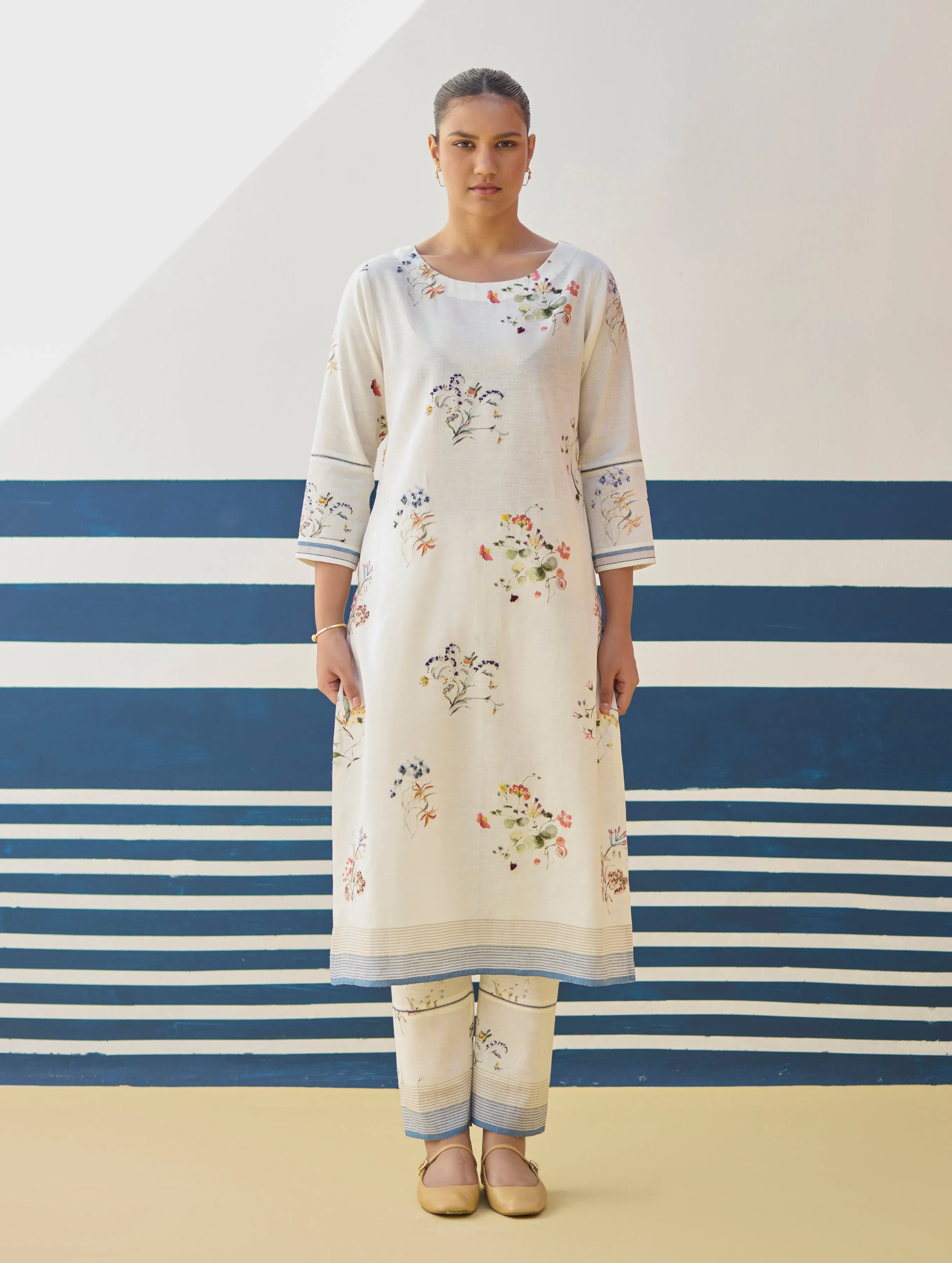 Kera Floral Hand-Embroidered Kurta - Ivory