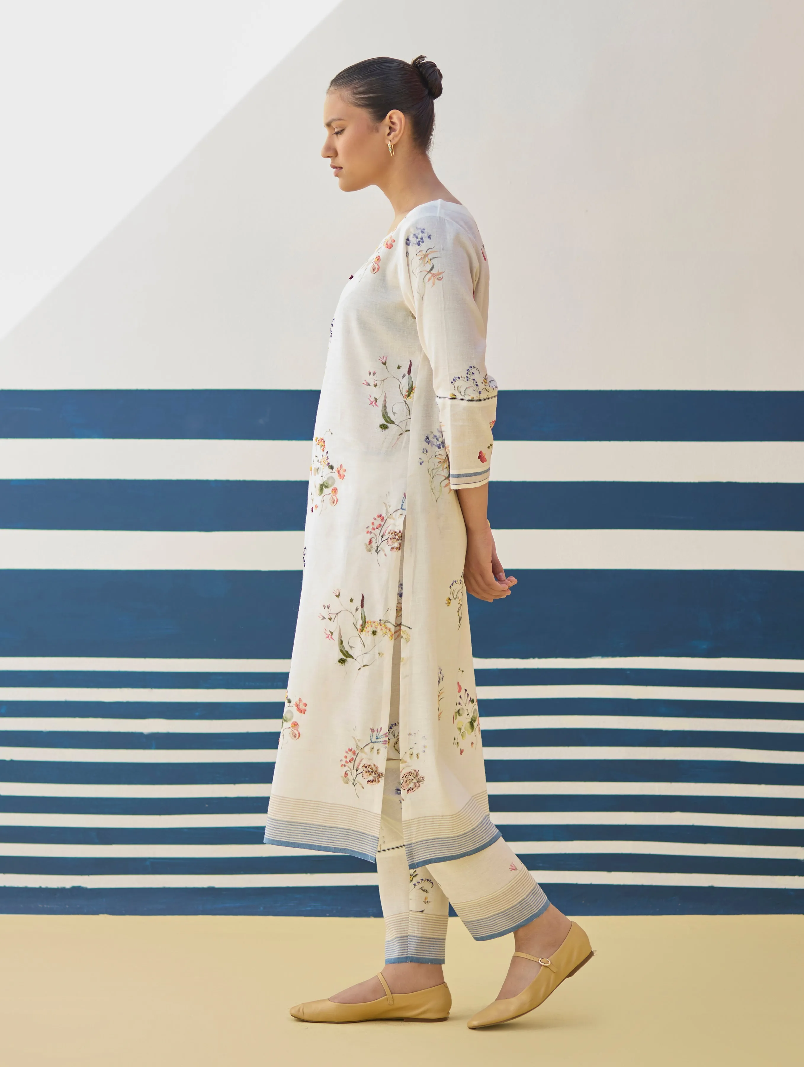 Kera Floral Hand-Embroidered Kurta - Ivory